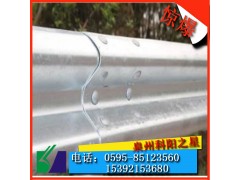 ?？谑懈咚俜雷膊ㄐ巫o欄板廠家 長樂波形護欄板 永泰高速護欄